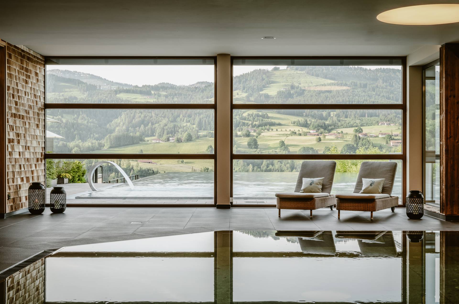 Poollandschaft im Wellnesshotel Bergkristall