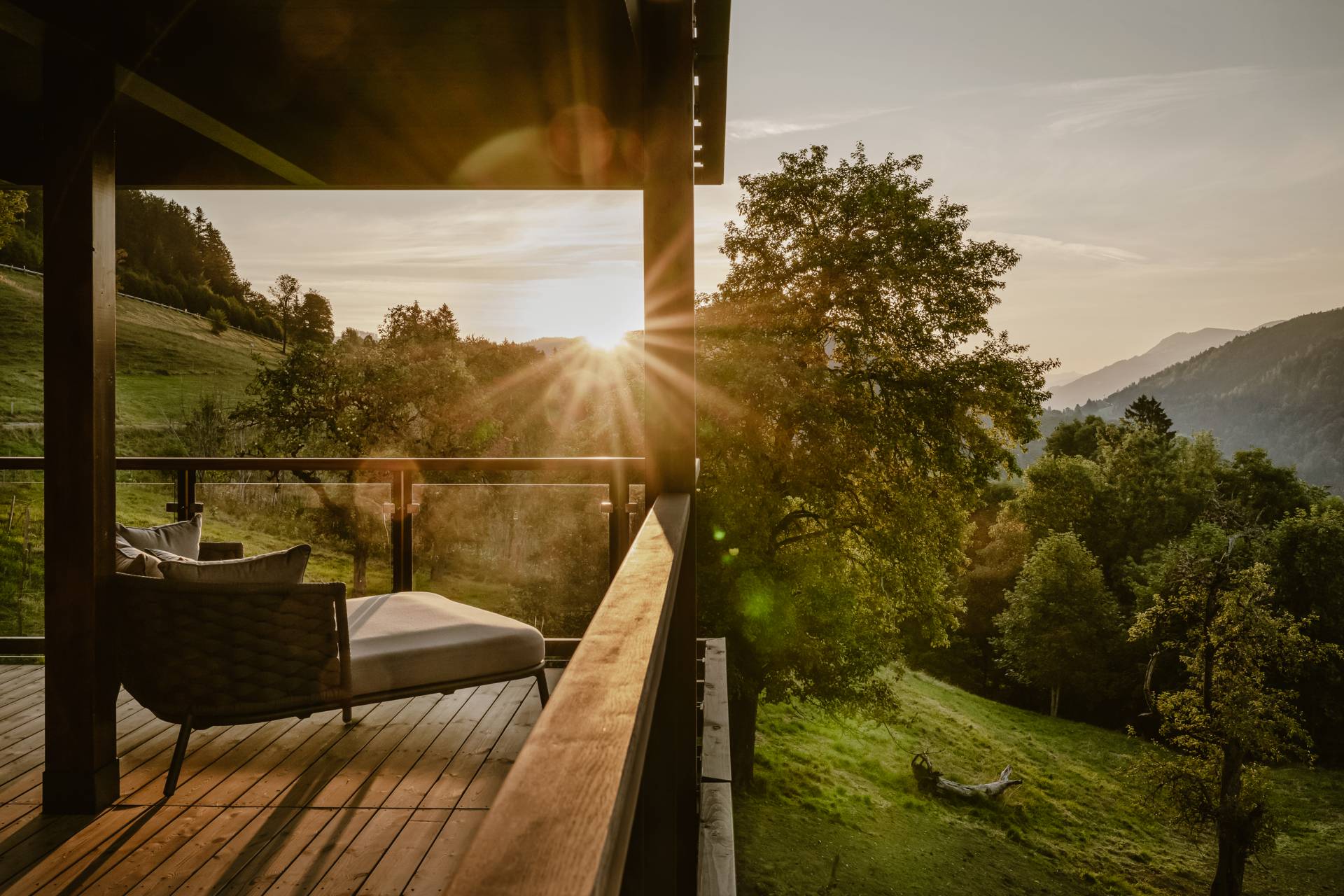 Sonneliege auf Terrasse von Natursuite