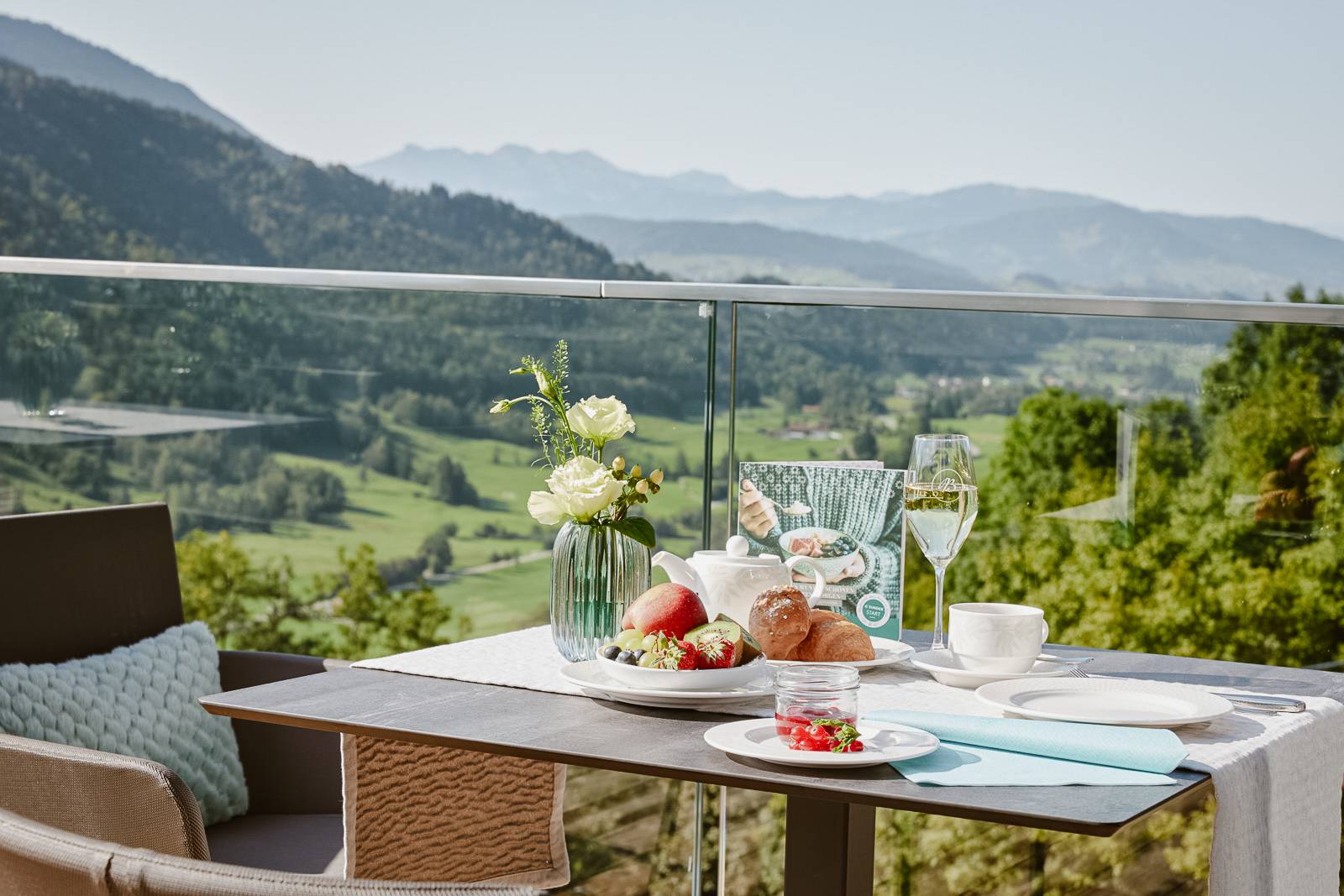Frühstück mit Alpenblick