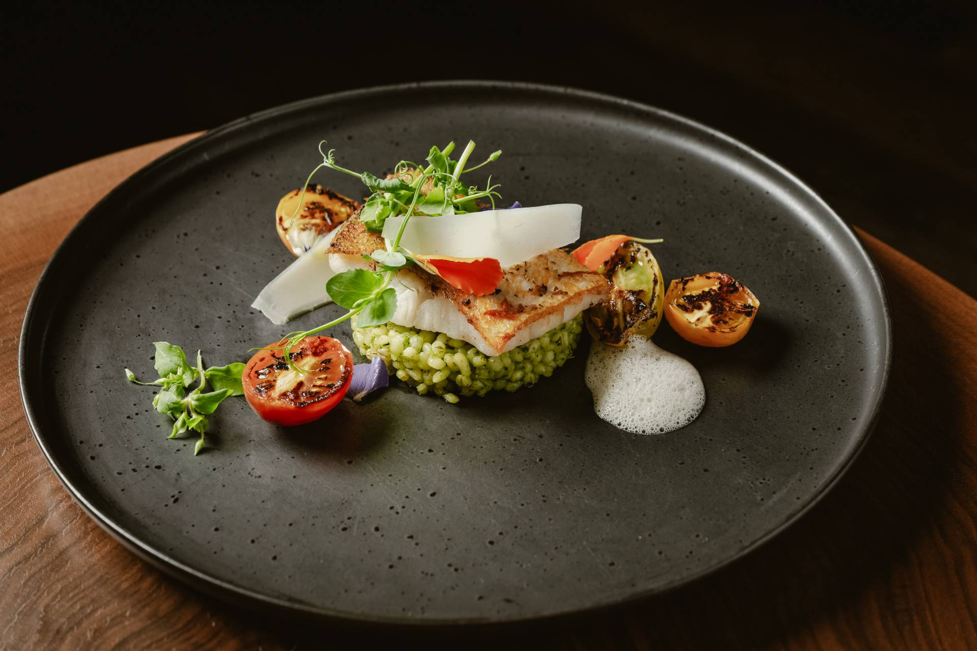 Hochwertiges Fischgericht auf Risotto