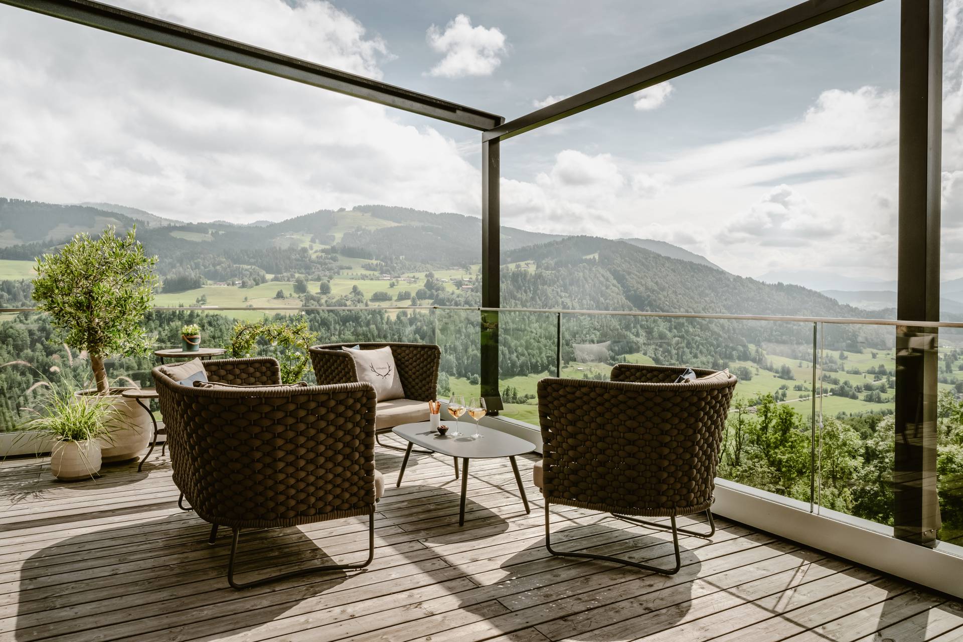 Panoramaterrasse mit Blick auf Allgäuer Nagellfluhkette