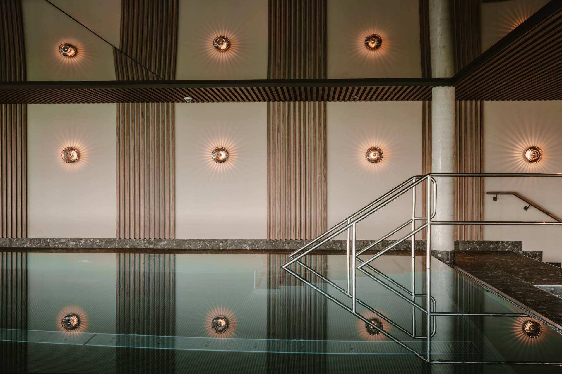 Sport-Innenpool im Wellnesshotel Bergkristall