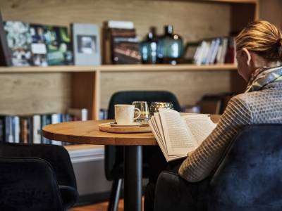 Bibliothek im Atrium | Kraftplätze