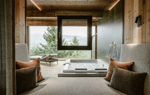 SPA Suite Premium mit Whirlwanne auf Terrasse