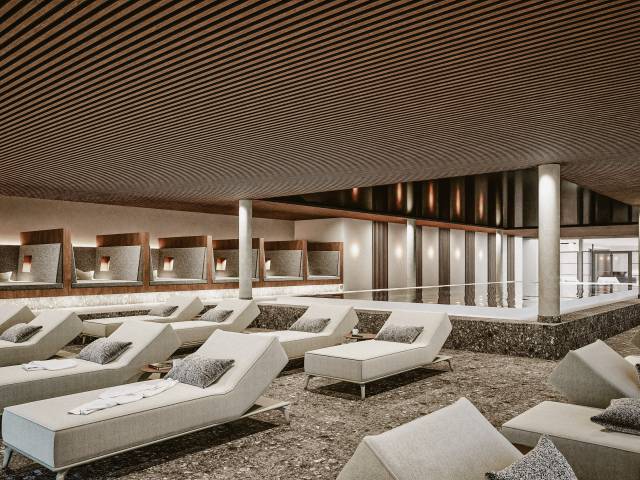 Sport-Innenpool des Wellnesshotels Bergkristall im Allgäu