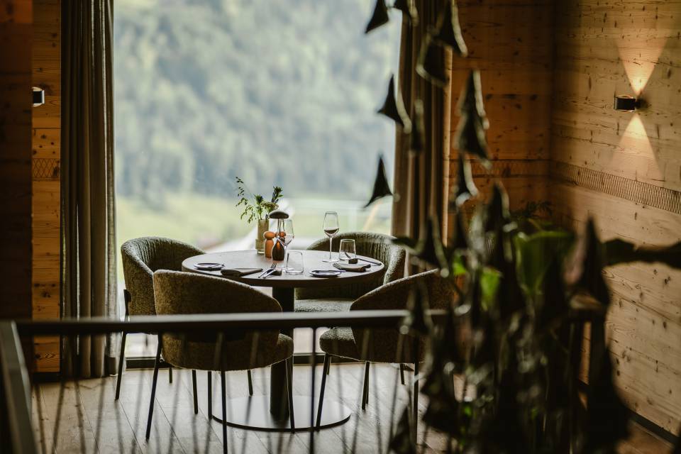WIR BEGLEITEN UND EMPFEHLEN: Persönliche Gastfreundschaft in der Stube 3 - Resort Bergkristall