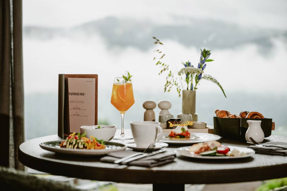 Frühstück à la carte in der Stube 3: HEUTE WIRD EIN GUTER TAG - Resort Bergkristall