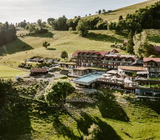 Außenansicht Wellnesshotel Bergkristall im Allgäu