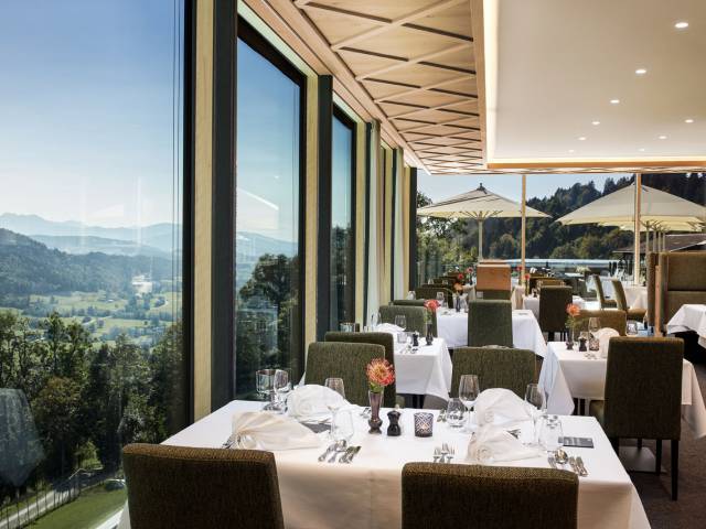 Panoramarestaurant mit Blick auf Allgäuer Alpen - Resort Bergkristall