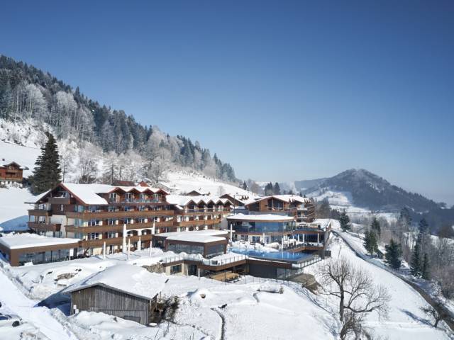 Außenansicht Resort Bergkristall Winter - Resort Bergkristall