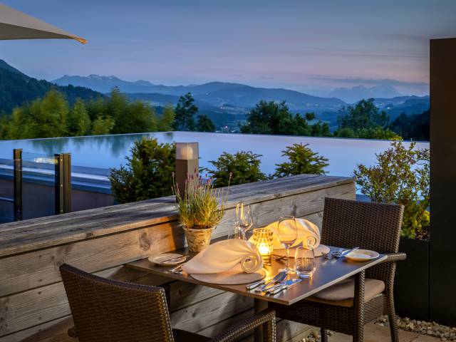 Terrasse Abendlicht - Resort Bergkristall