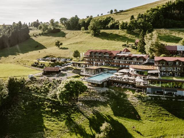 Außenansicht Wellnesshotel Bergkristall im Allgäu