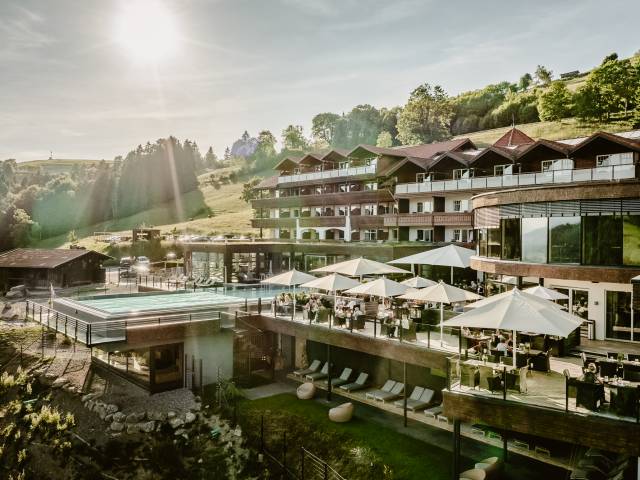 Außenansicht Wellnesshotel Bergkristall im Allgäu