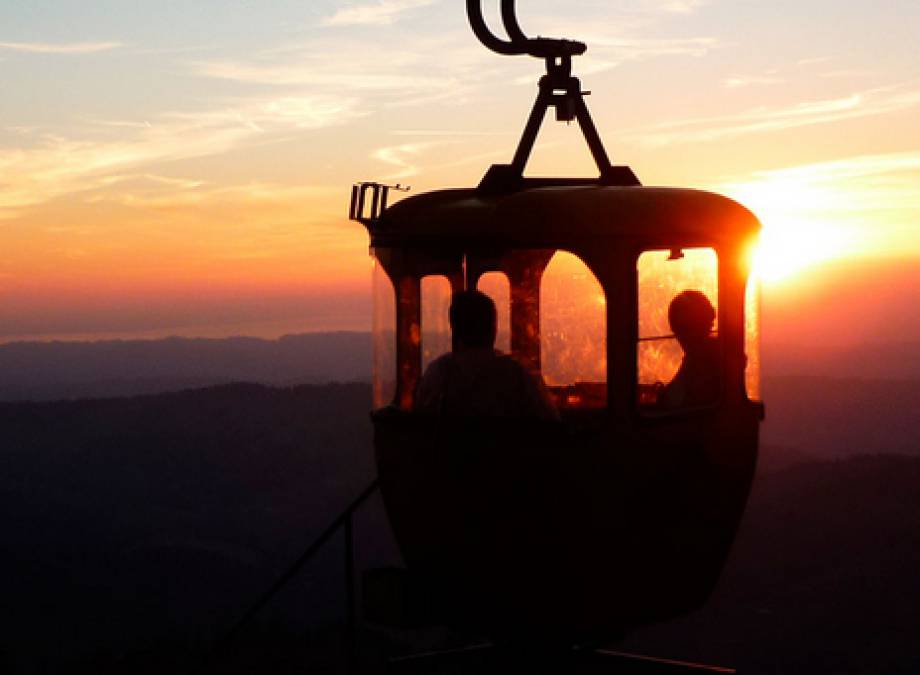 Unser Bergkristall-Geheimtipp: Sonnenuntergangsfahrt am Hochgrat – Blaue Stunde in den Bergen  Symbolfoto