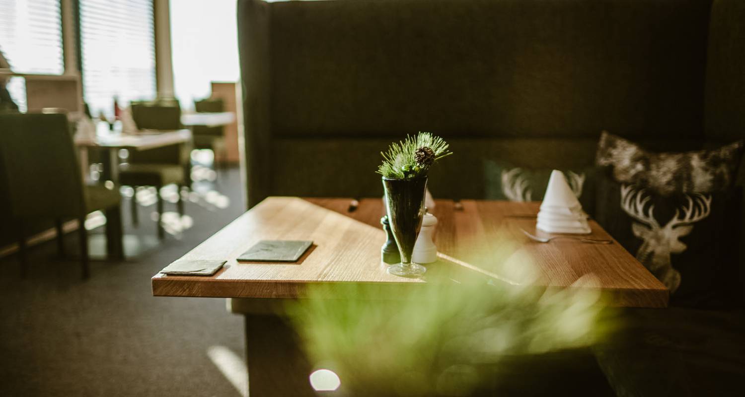 Gedeckter Tisch im Restaurant des Genusshotel Bergkristall