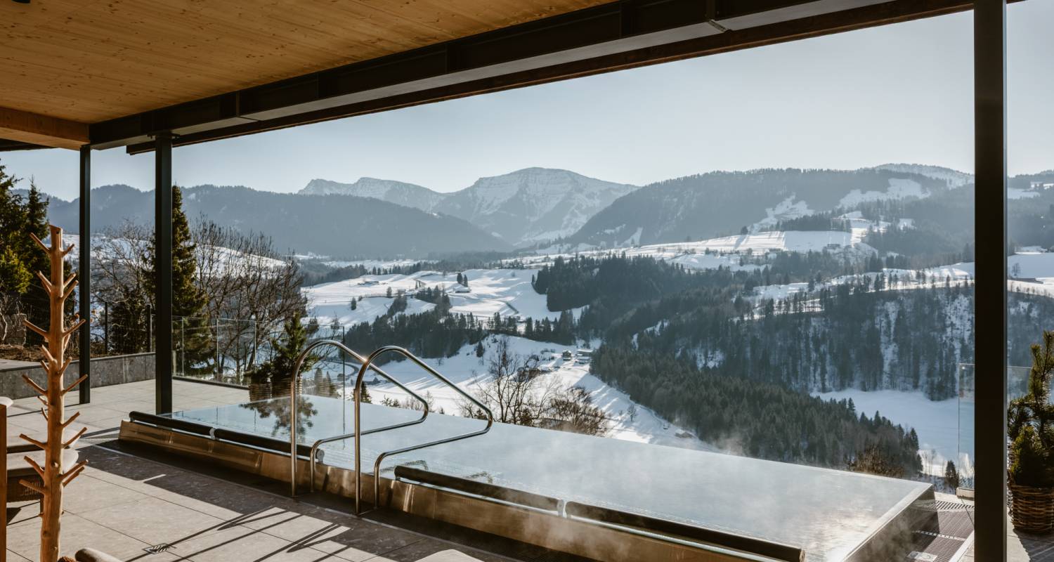 Infinity-Whirlpool im Winter