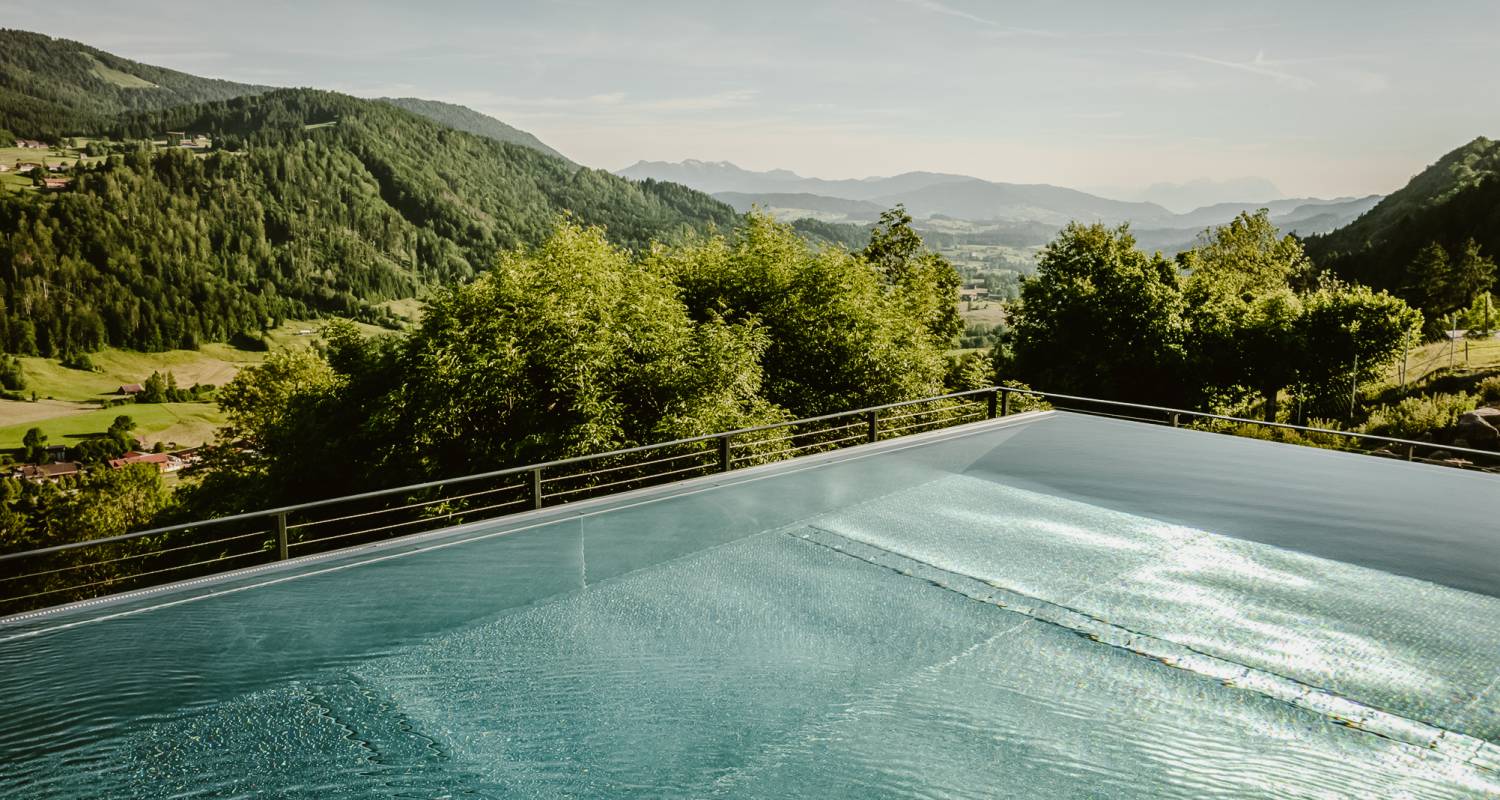 Infinitypool Resort Bergkristall mit Weitblick