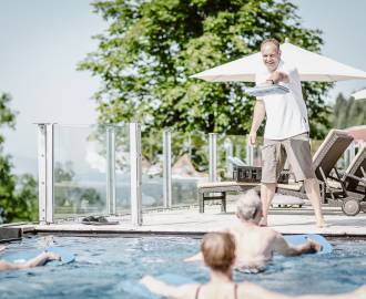 Wassergmynastik mit Fitnesscoach