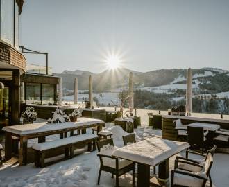 Hotelterrasse im Winter