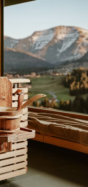 Eventsauna im Wellnesshotel Bergkristall mit Blick auf die Nagellfluhkette
