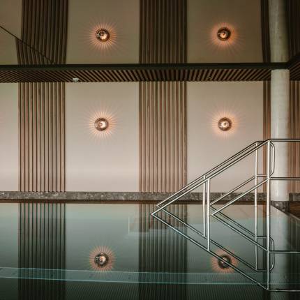 Sport-Innenpool des Wellnesshotels Bergkristall im Allgäu
