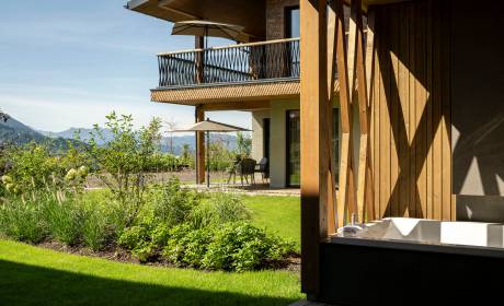 Terrasse Bergsuite mit Whirlwanne