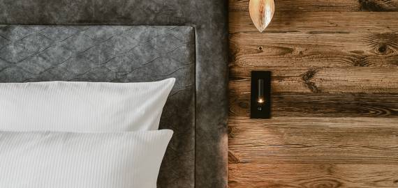 Doppelbett in Suite des Hotels Bergkristall
