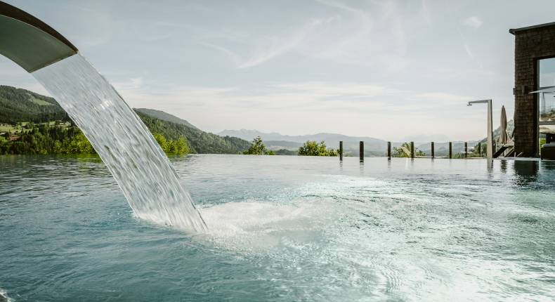 Infinitypool des Wellnesshotel Bergkristall