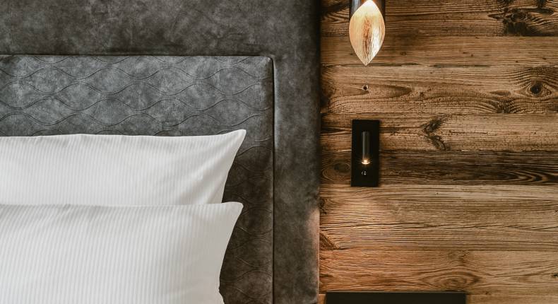 Doppelbett in Suite des Hotels Bergkristall