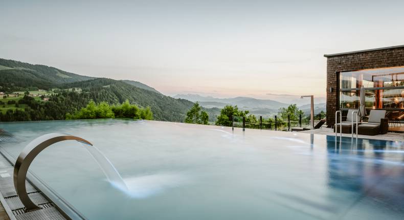 Infinitypool im Wellnesshotel Bergkristall