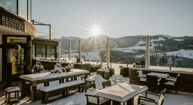 Hotelterrasse im Winter