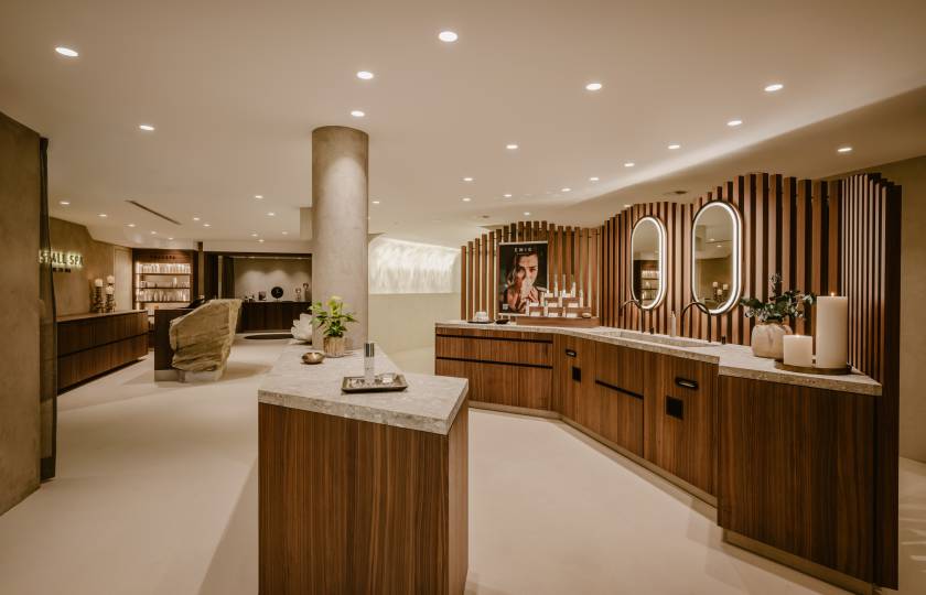Kristall Spa Concept Store mit EWIG Kosmetikprodukten
