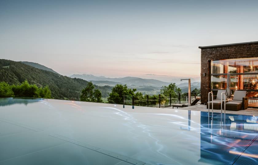 Infinitypool des Luxushotels Bergkristall